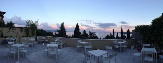 Ai Pines Pizza & Bar